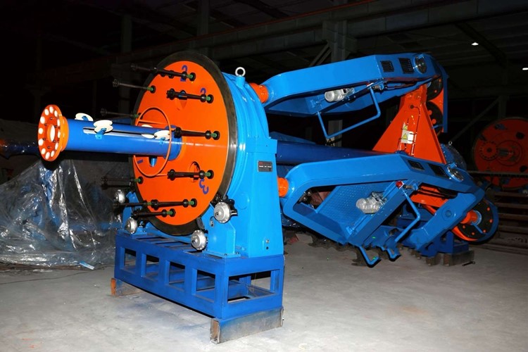 Cable laying machine
